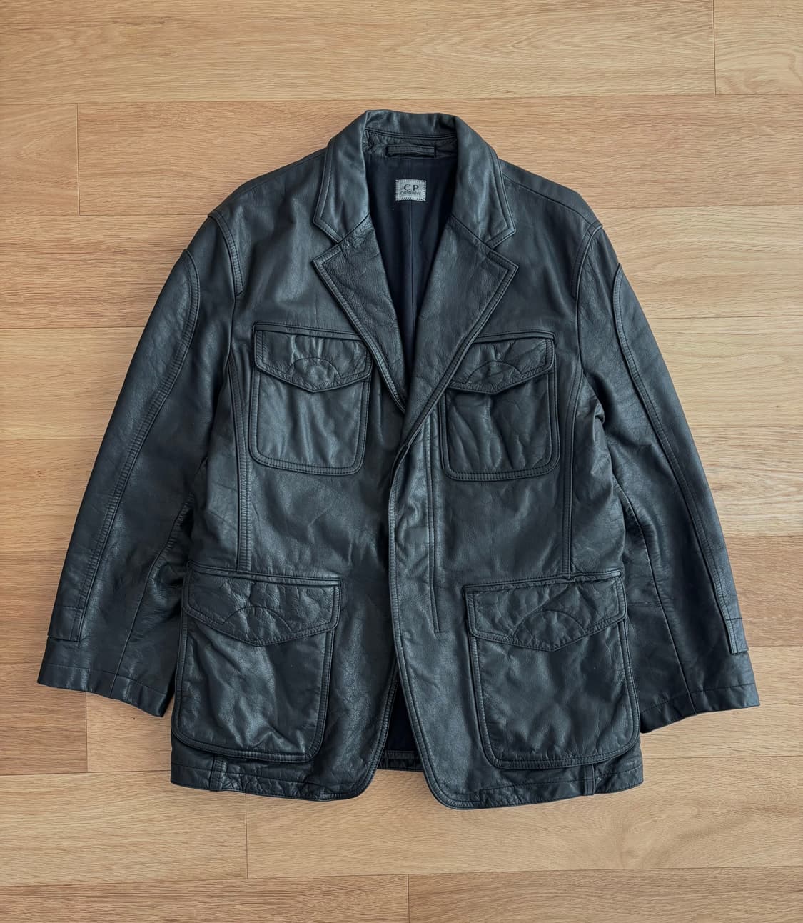 C.P. 컴퍼니 포켓 블랙 레더 자켓 상품이미지1