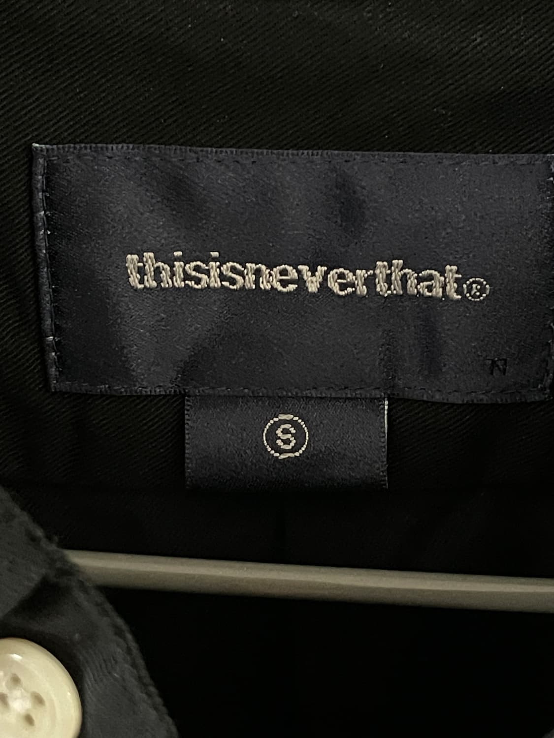 디스이즈네버댓 블랙 셔츠 T-Logo Twill Shirt Black 상품이미지3