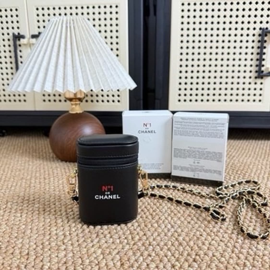  샤넬뷰티 블랙 컬러 립스틱 케이스 체인백 상품이미지1