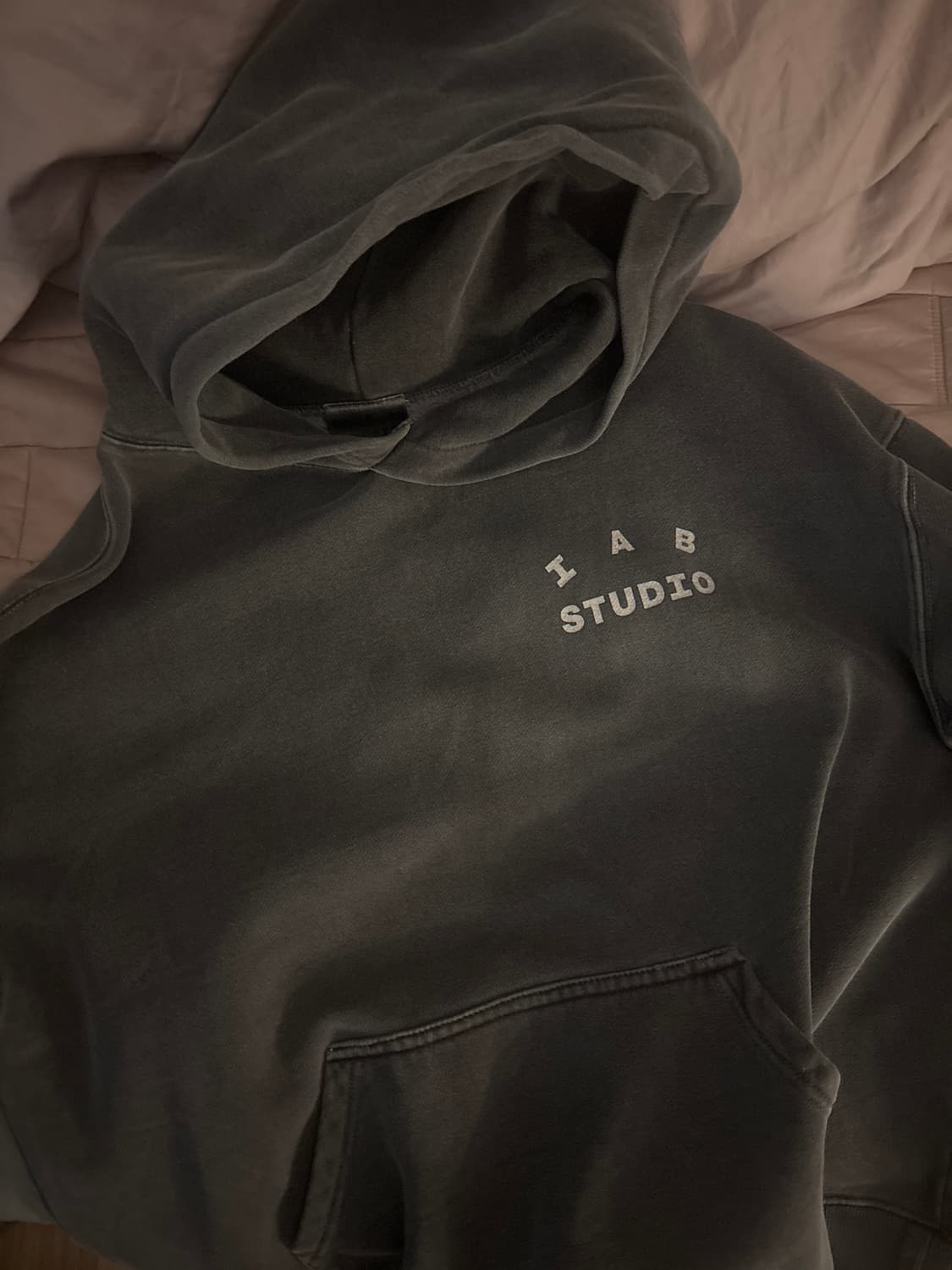 IAB studio pigment hoodie black 상품이미지3