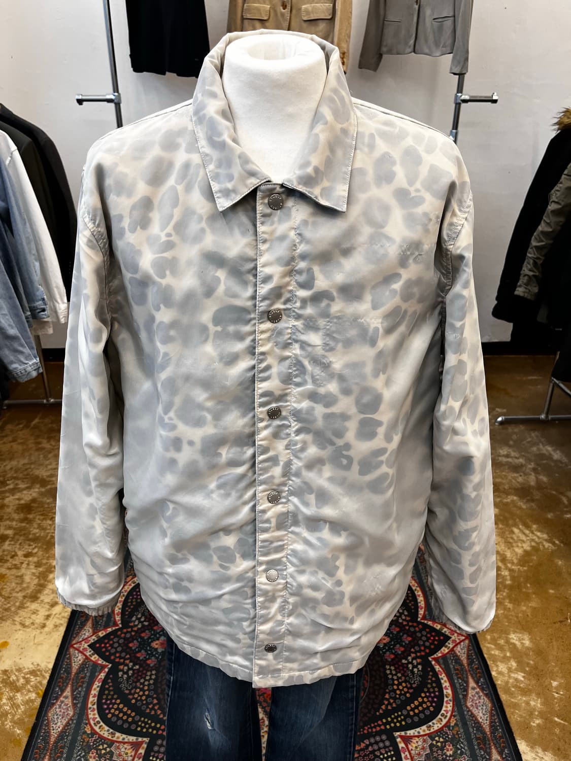 스투시 트랜스루센트 레오파드 코치 자켓 상품이미지2