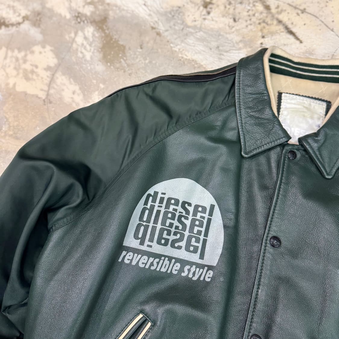 디젤 마스터피스 90S 레더 바시티 자켓 다크그린 상품이미지4