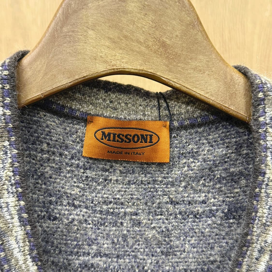 미쏘니 패턴 니트 베스트 버튼 가디건 포켓 디테일 레귤러핏 브라운 상품이미지7