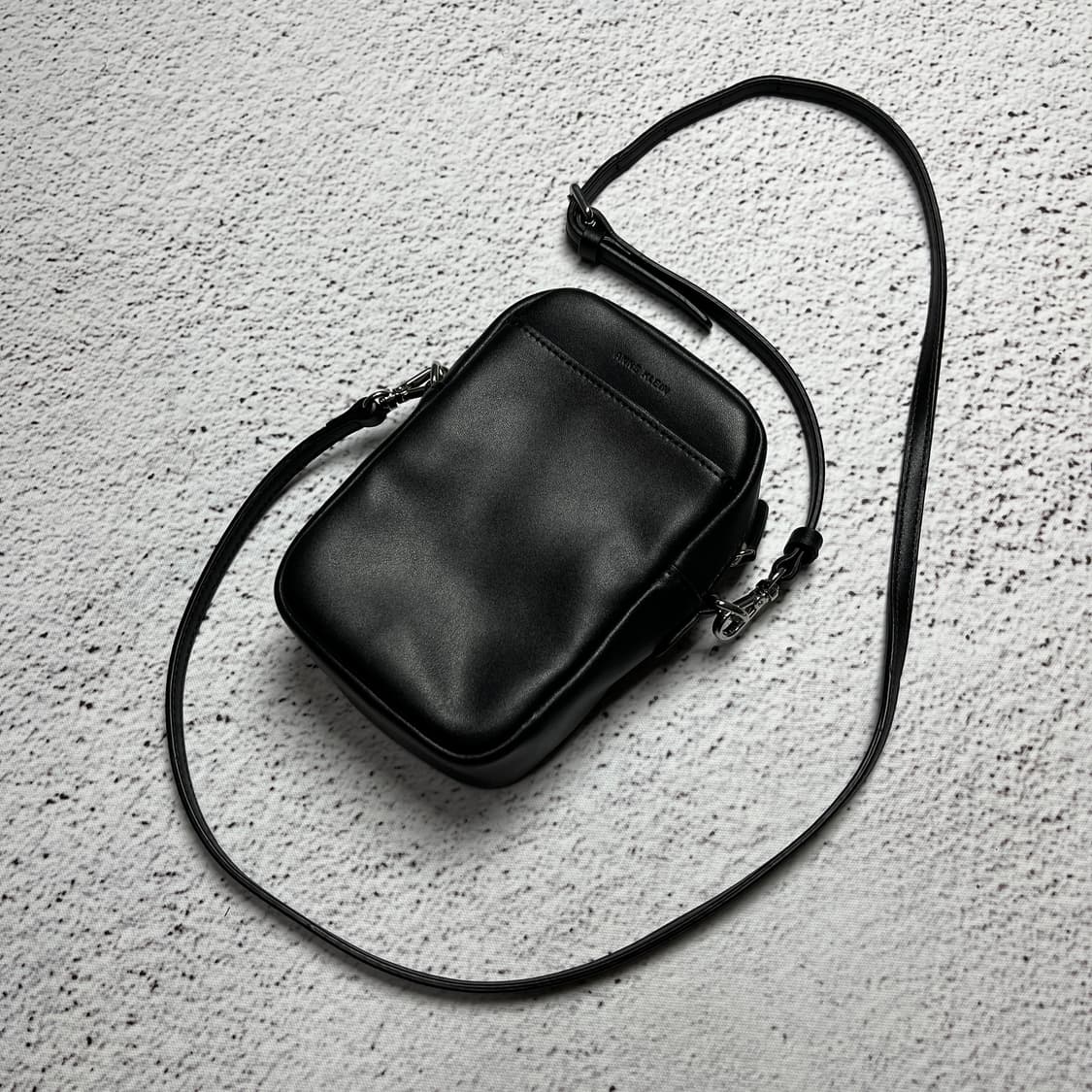 Anne Klein Lion Logo Crossbody Bag 상품이미지4