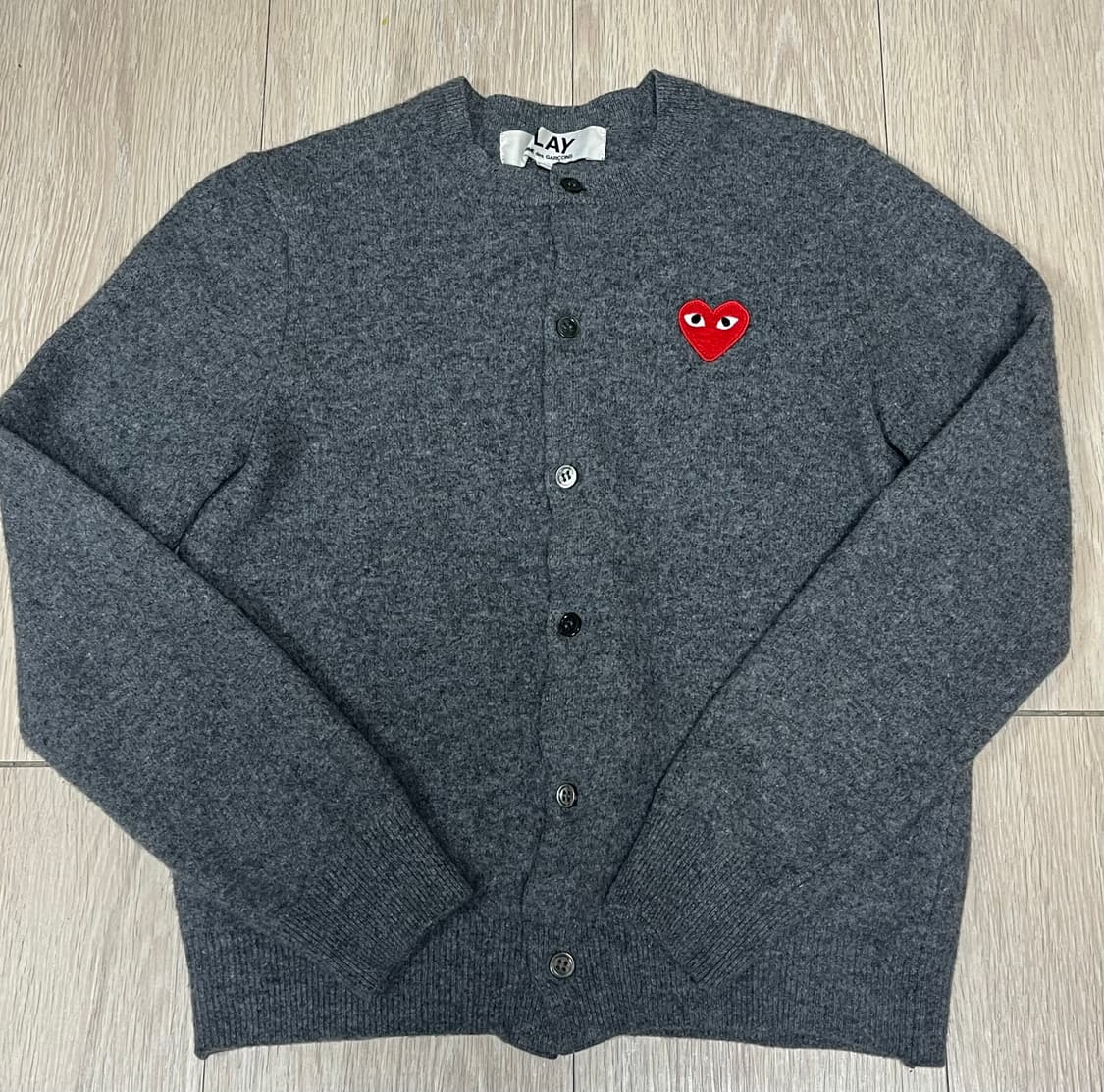 [정품] 꼼데가르송 그레이 가디건 하트 와펜 상품이미지2