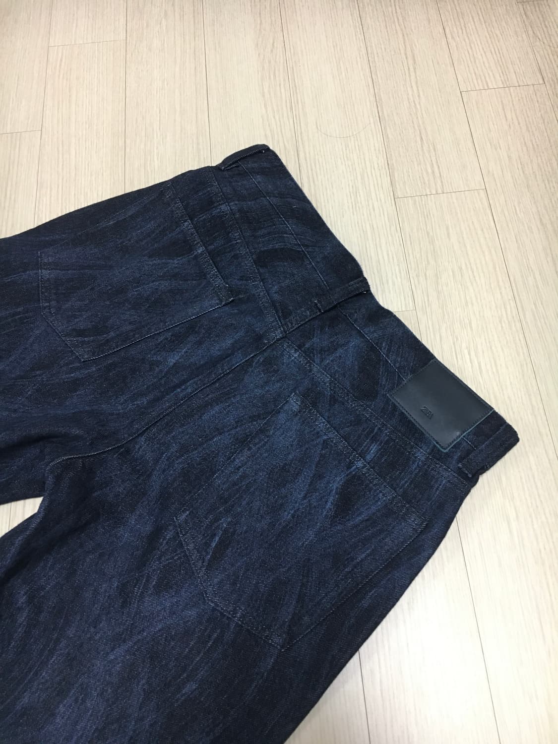zara 레이저 프린팅 데님 팬츠 상품이미지1