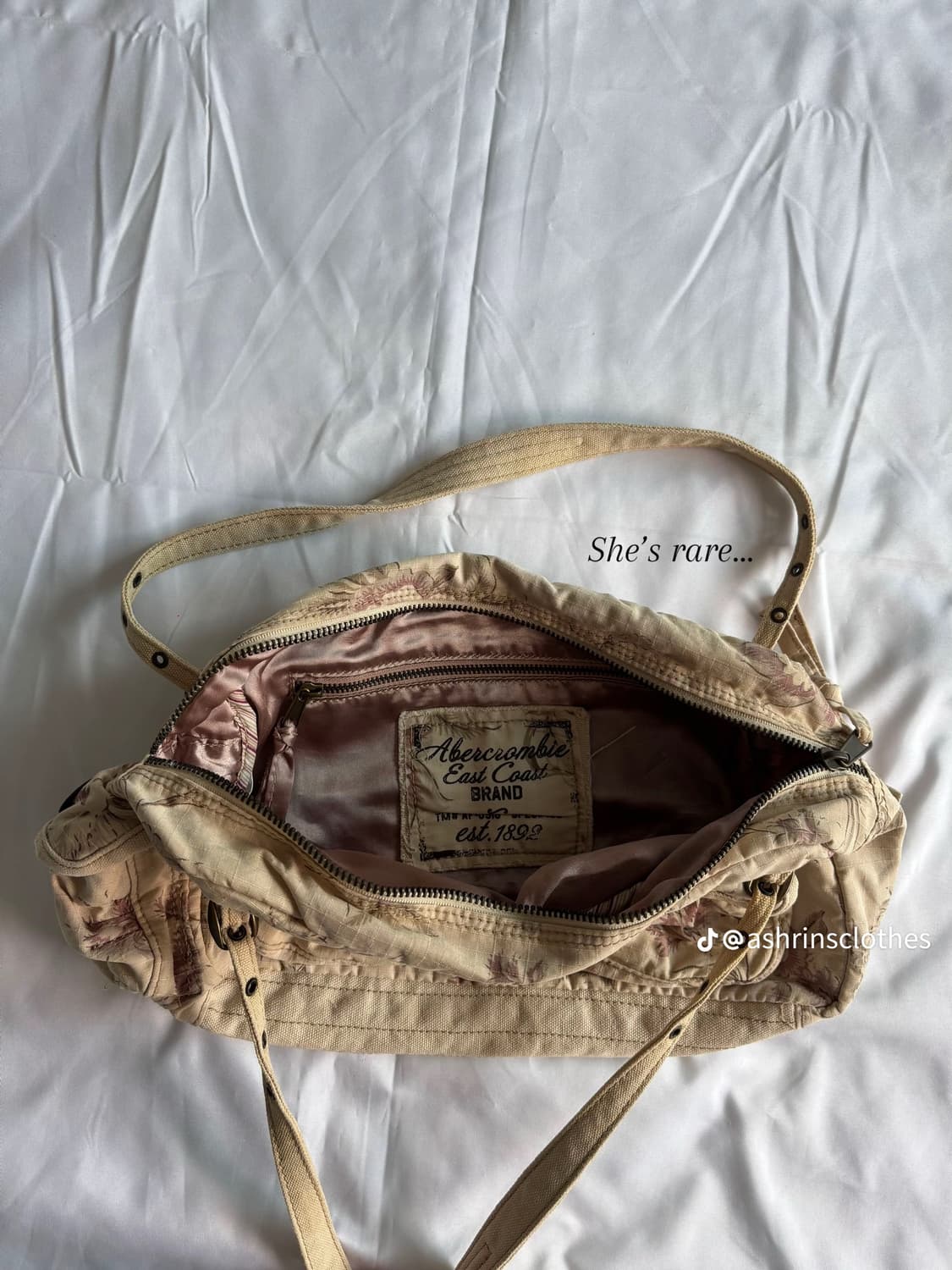 구해요) 아베크롬비 빈티지 카고 플로럴 숄더백 가방 상품이미지2