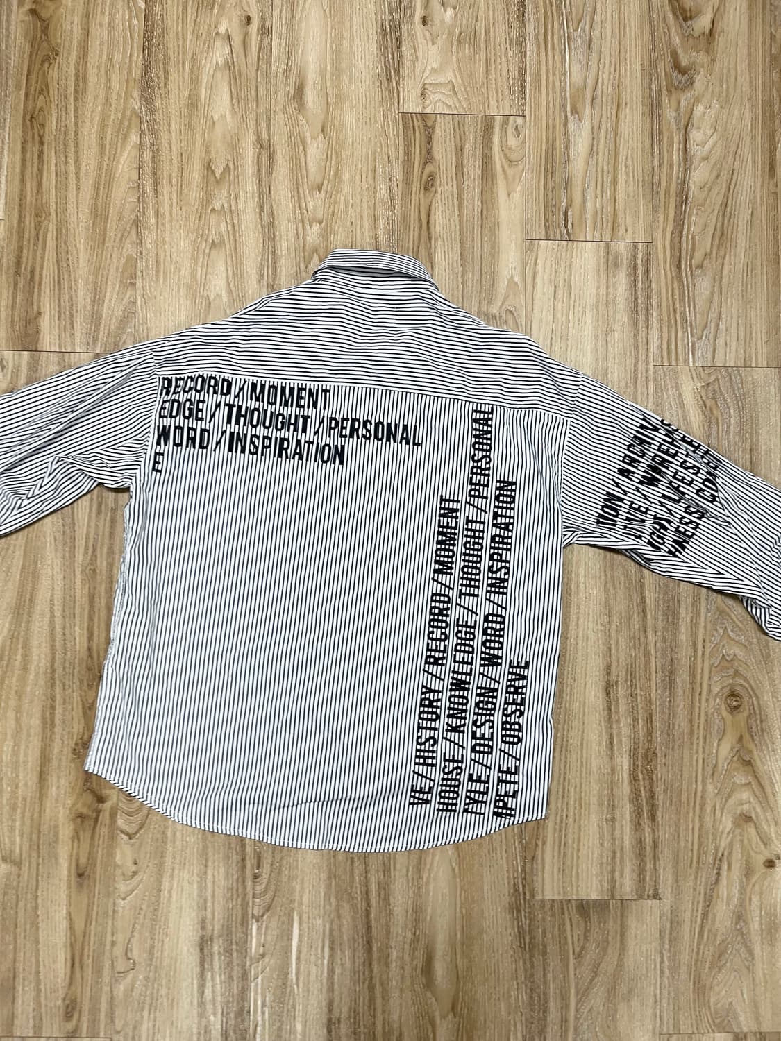 (새상품) 세컨드 아카이브 레터링 셔츠 상품이미지5