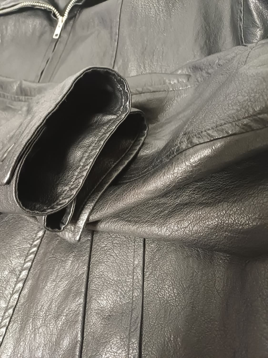 [Free] they 하이넥 절개 레더 자켓 (Black) 상품이미지5