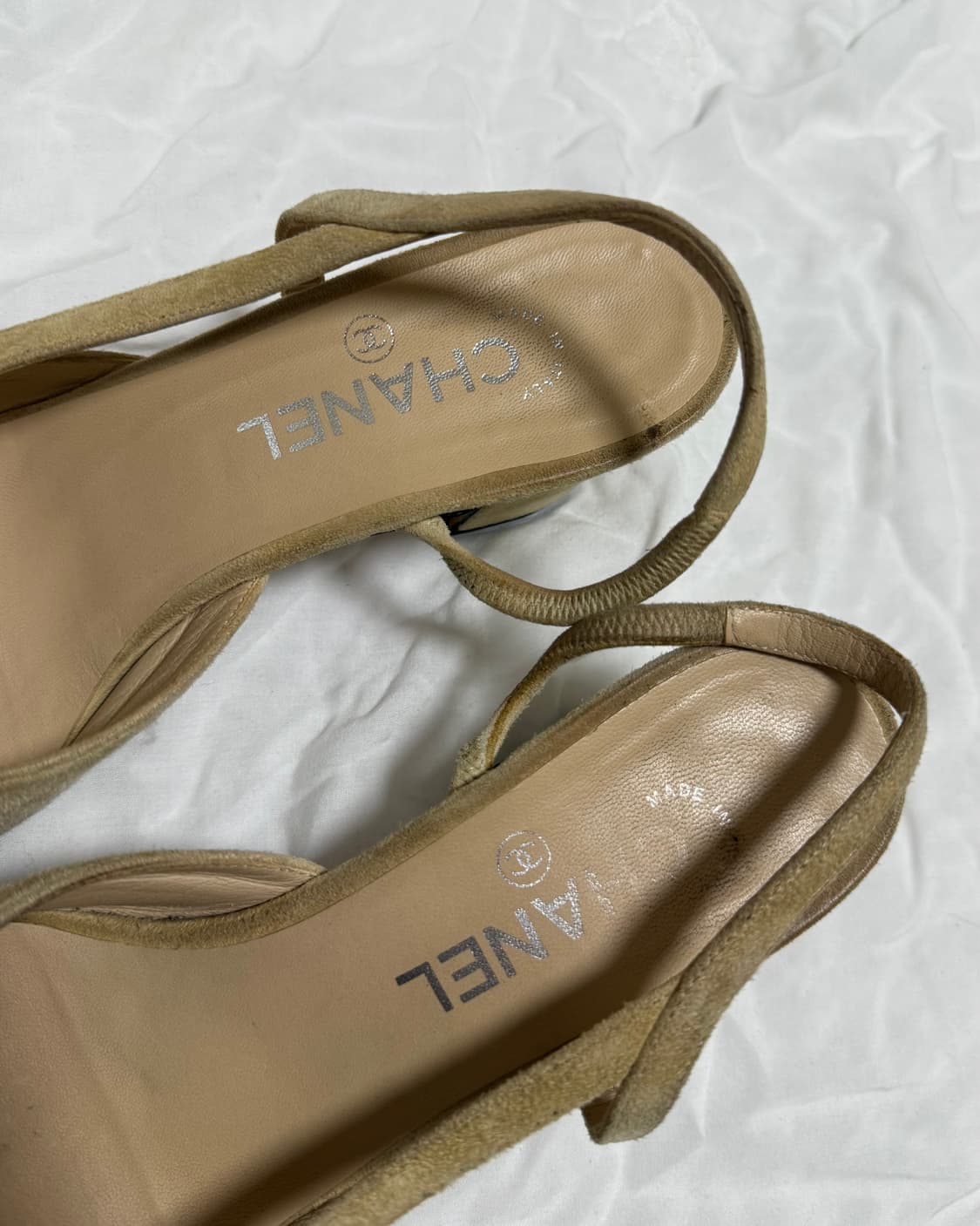 chanel 샤넬 클래식 스웨이드 펌프스 상품이미지4