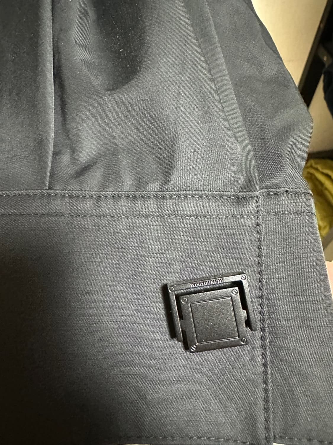 [48]우영미 블랙 커프스 스냅 포인트 셔츠 상품이미지4