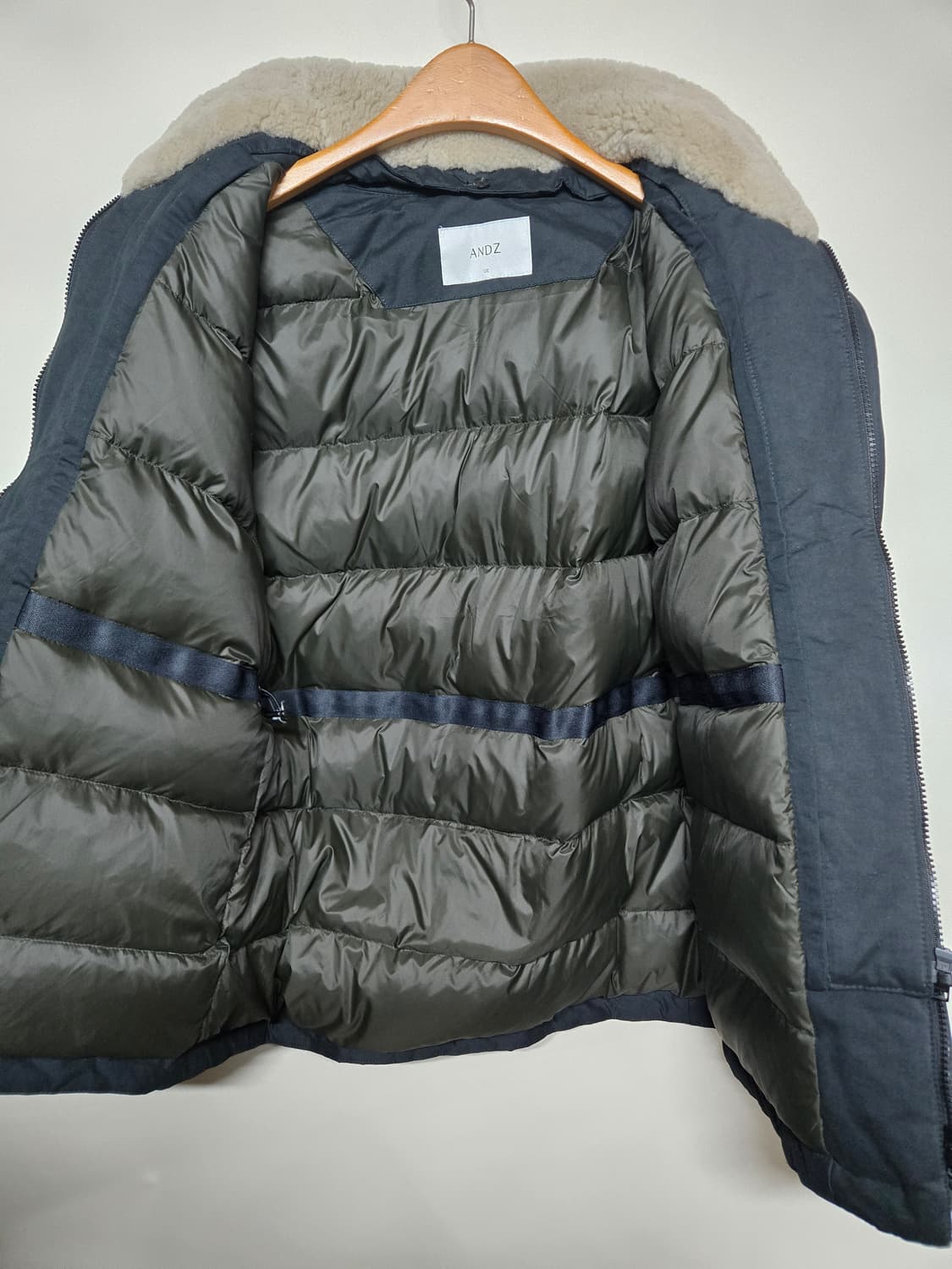 ANDZ 엔드지 덕다운 양모넥 탈착0 패딩100 차콜그레이 상품이미지4