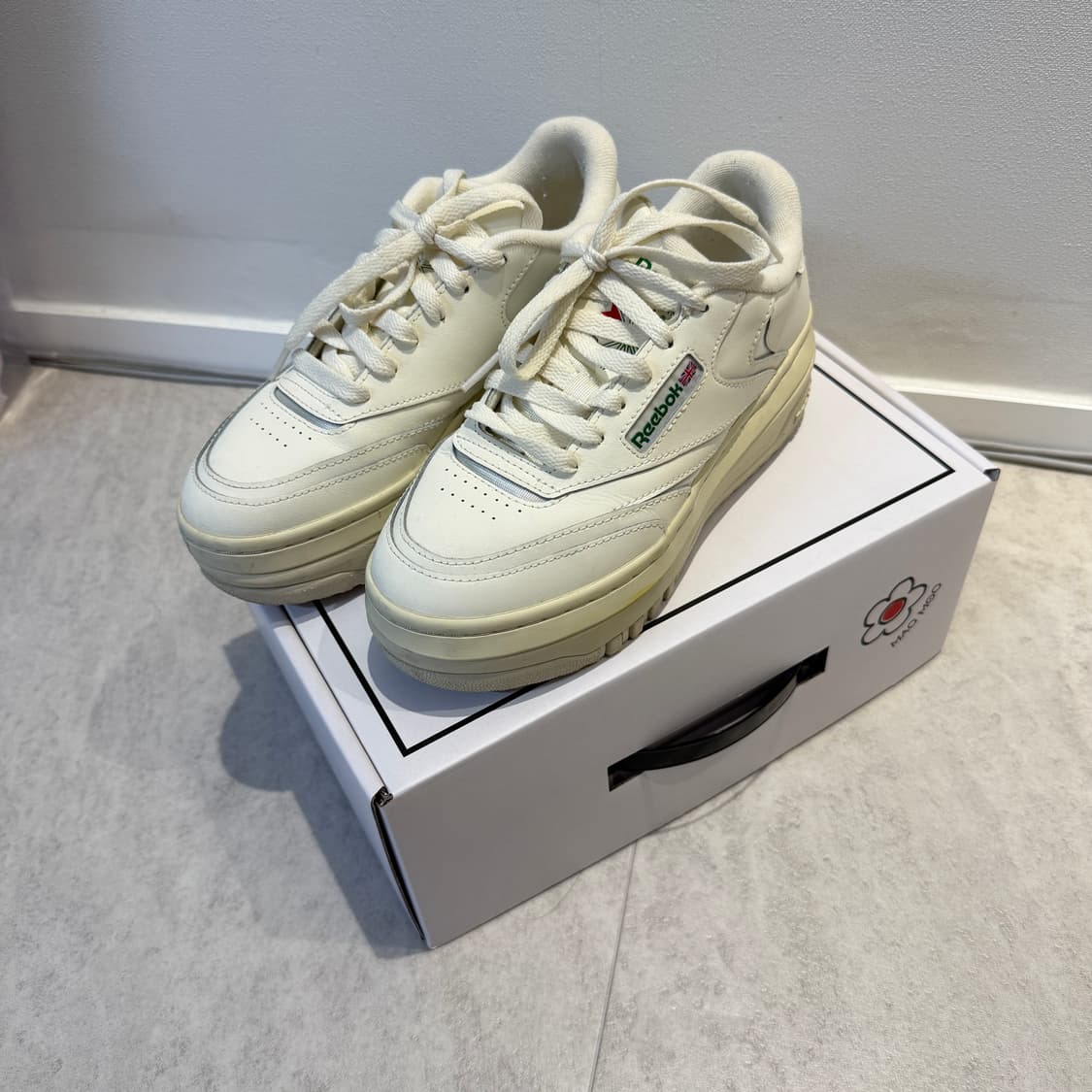 리복 클럽 C 엑스트라 크림컬러 스니커즈 235사이즈 상품이미지1