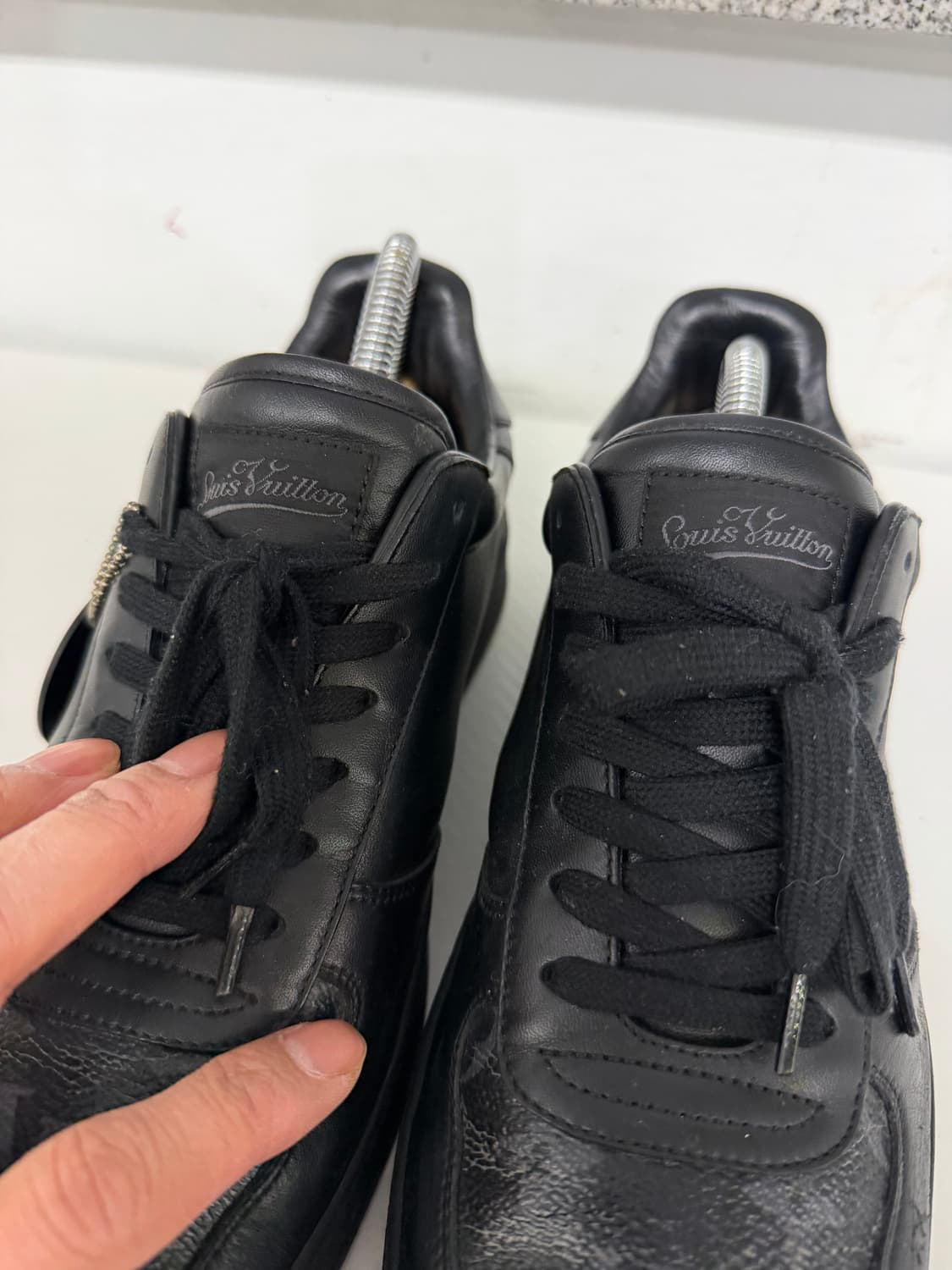 정품) 루이비통 리볼리 모노그램 스니커즈 6.5(260) 상품이미지4