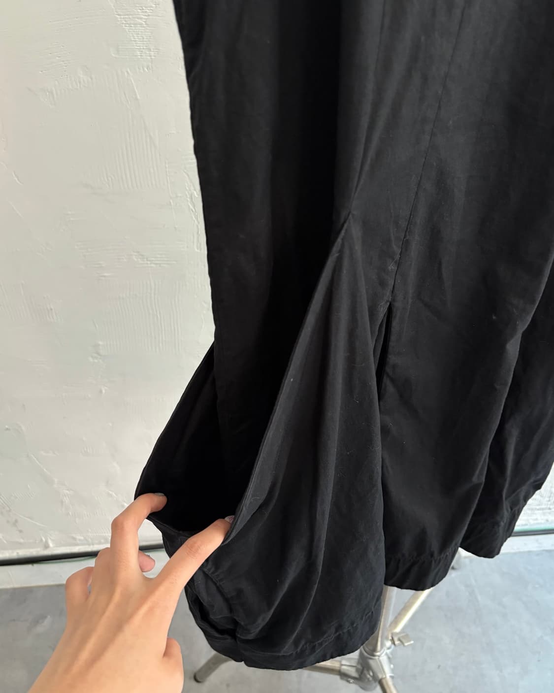ISSEY MIYAKE 이세이미야케 블랙 슬리브리스 집업 원피스 상품이미지9
