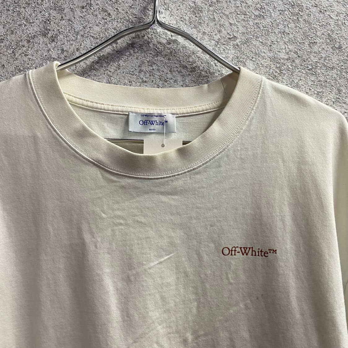 오프화이트 스크래치 애로우 스케이트 반팔티 B4311 상품이미지3