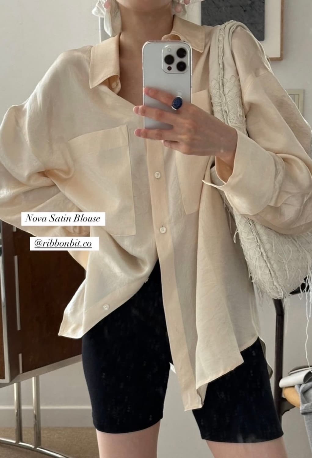 리본빛 새틴 블라우스 Ribbonbit nova satin blouse 상품이미지1