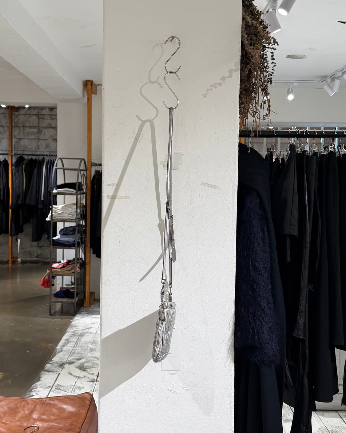 미우미우 실버 마테라쎄 클러치 상품이미지3