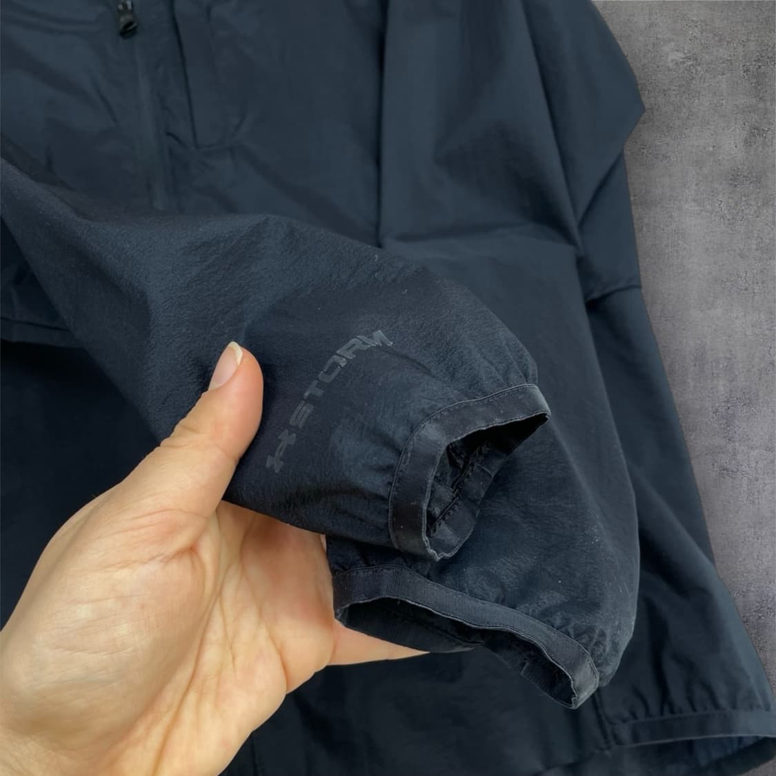 언더아머 Under armour 블랙 러닝 후드 바람막이 집업 M 상품이미지5