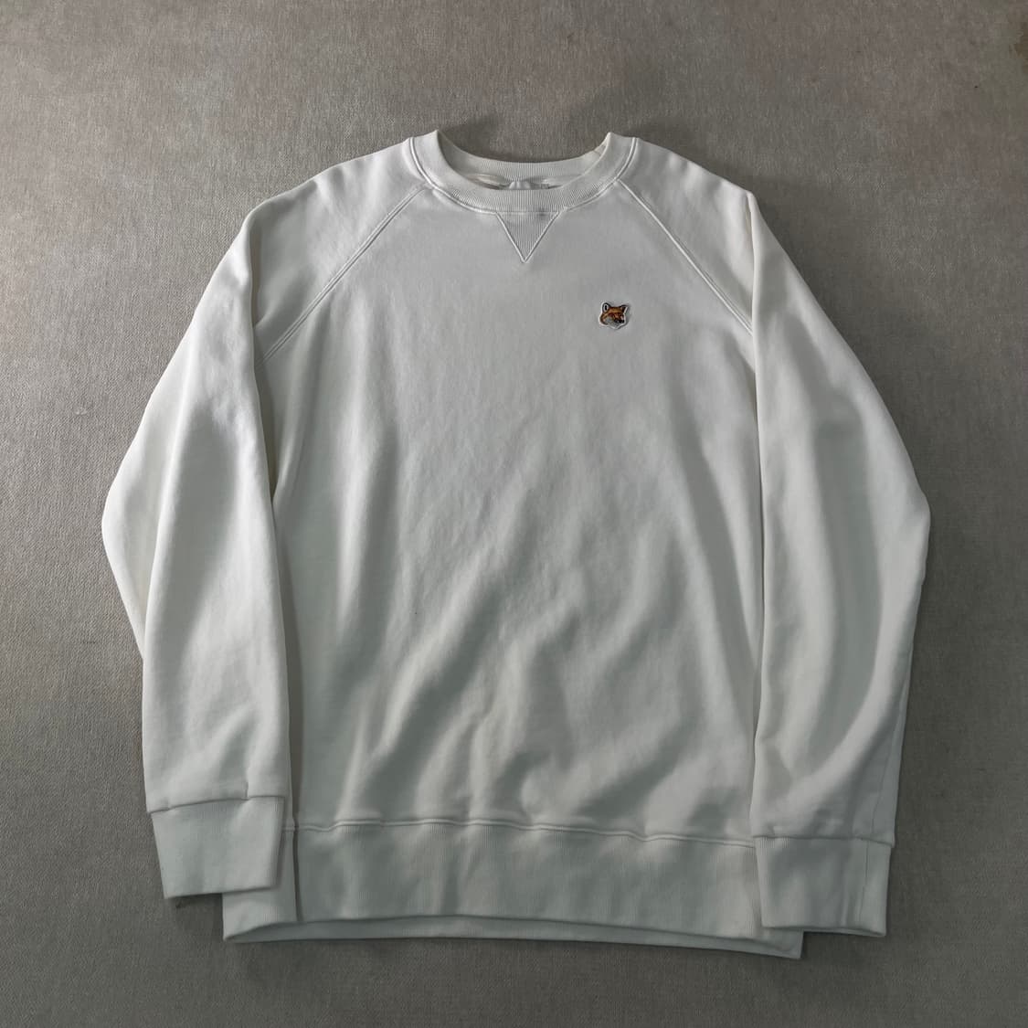 100 메종키츠네 폭스헤드 화이트 맨투맨 상품이미지1