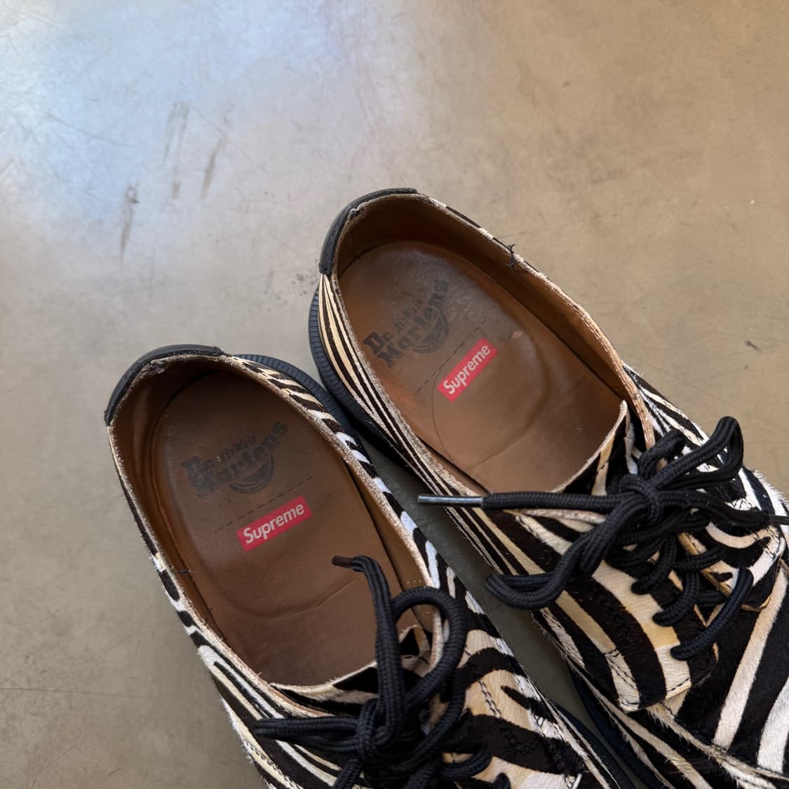 21시즌 슈프림 닥터마틴 송치 지브라  상품이미지7