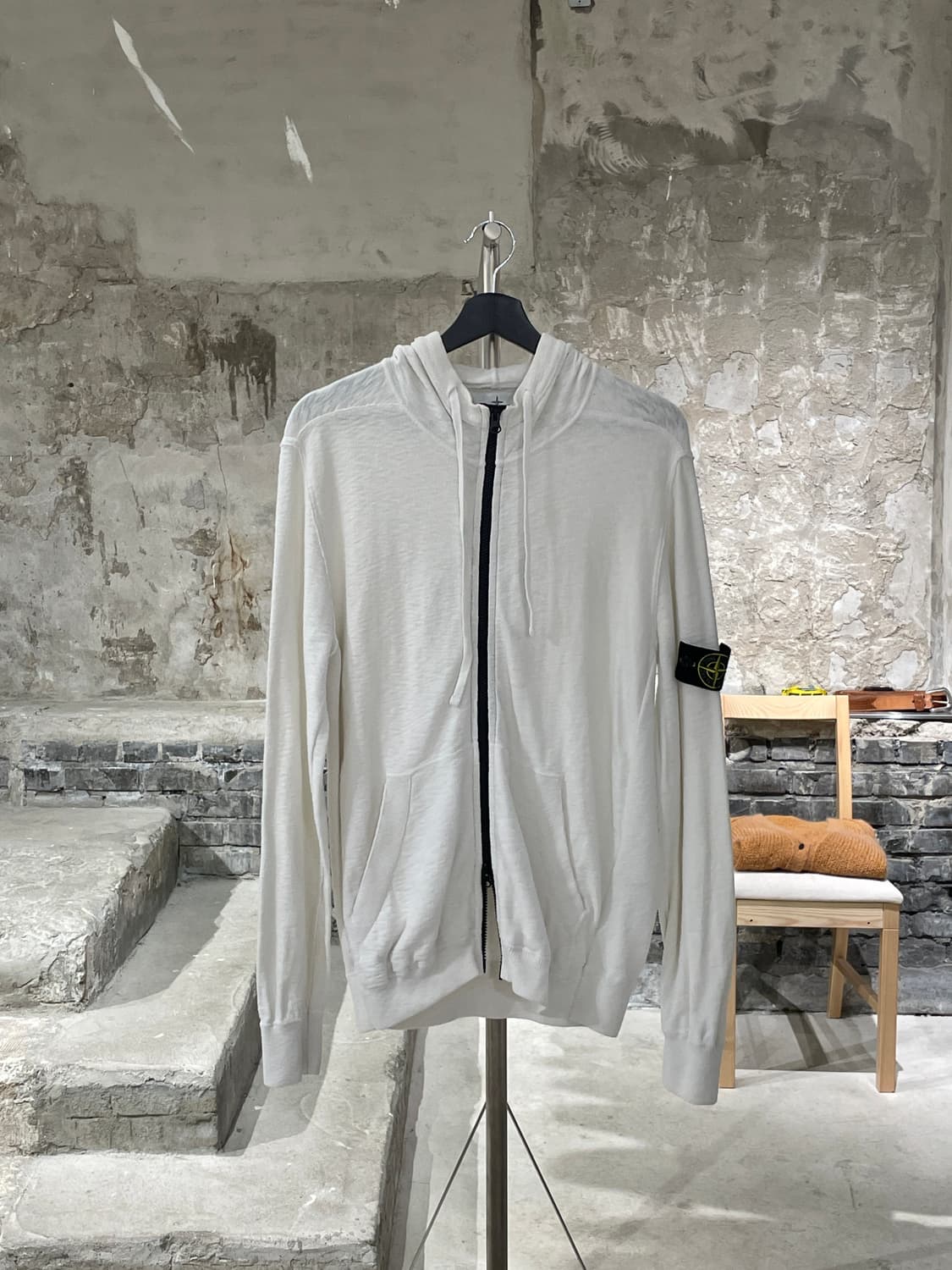 스톤 아일랜드 화이트 와펜 투 웨이 씬 후디 집업 상품이미지1