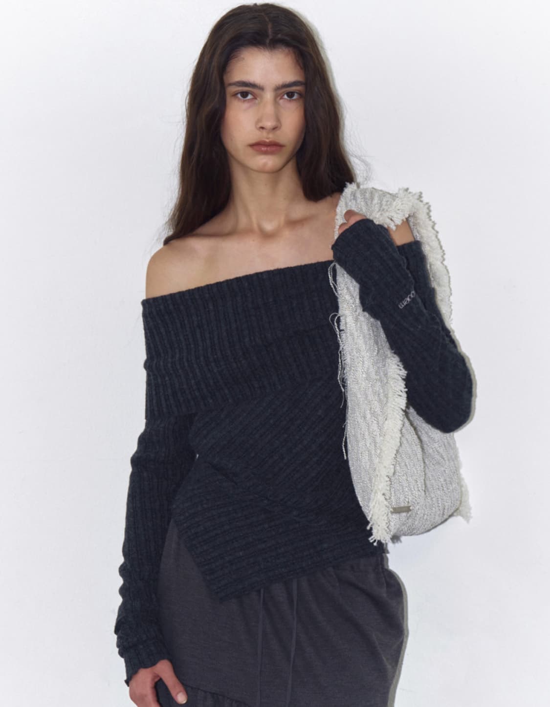 폴리수엠 프린지 트위드 숄더백 상품이미지2