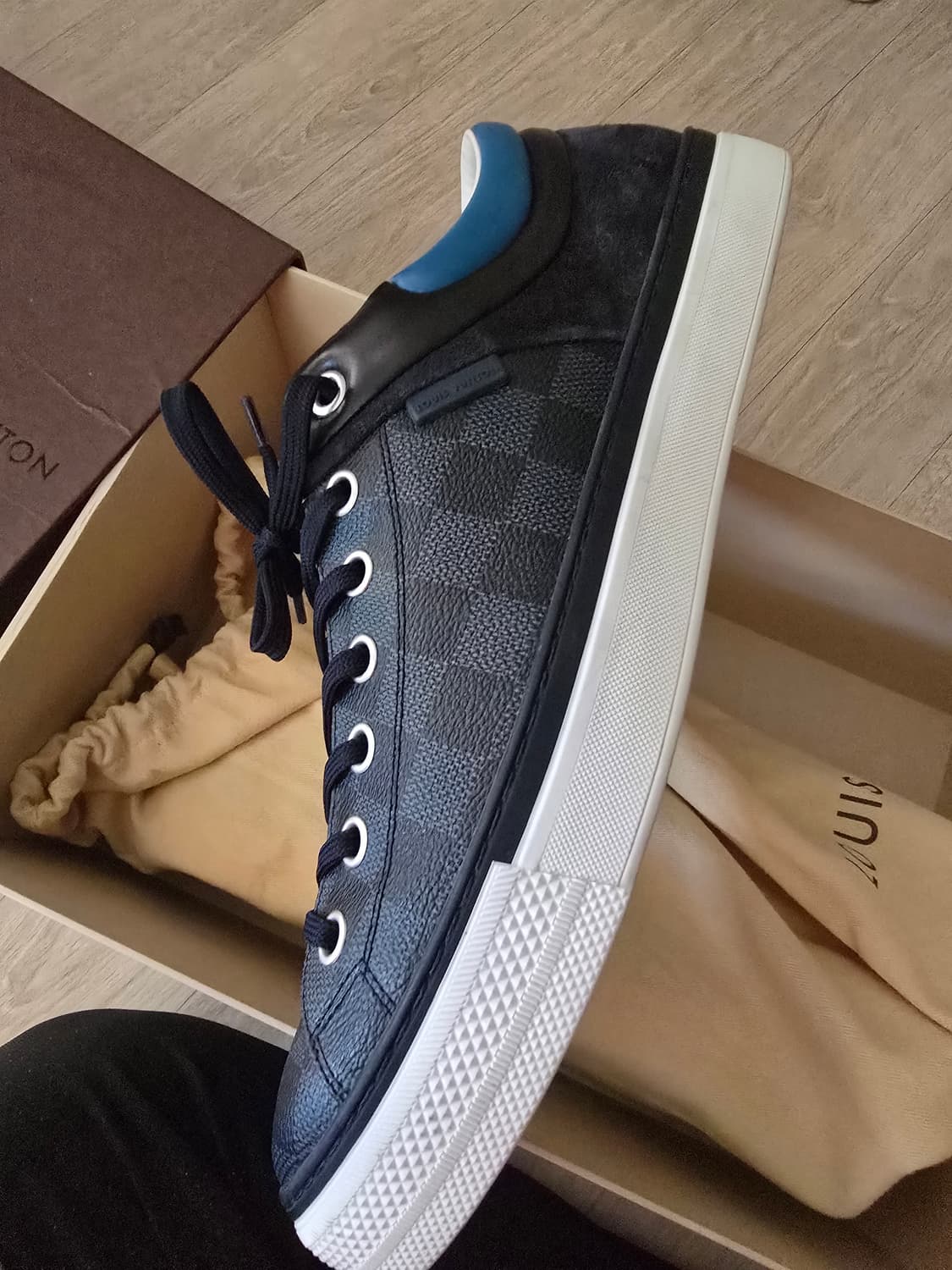 루이비통 스니커즈 1회 착용 상품이미지1