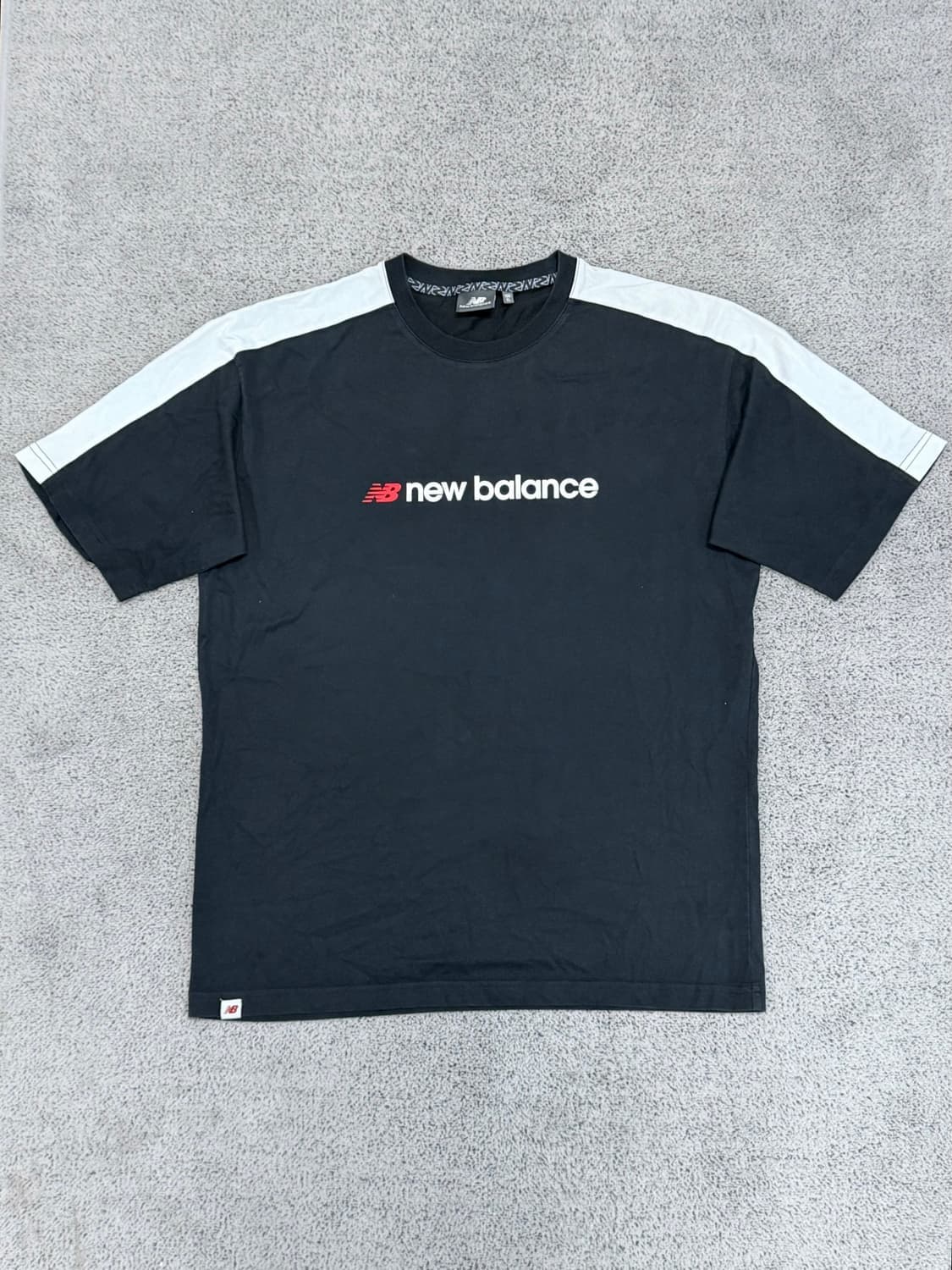 (105) 뉴발란스 스펠아웃 반팔 티 상품이미지1