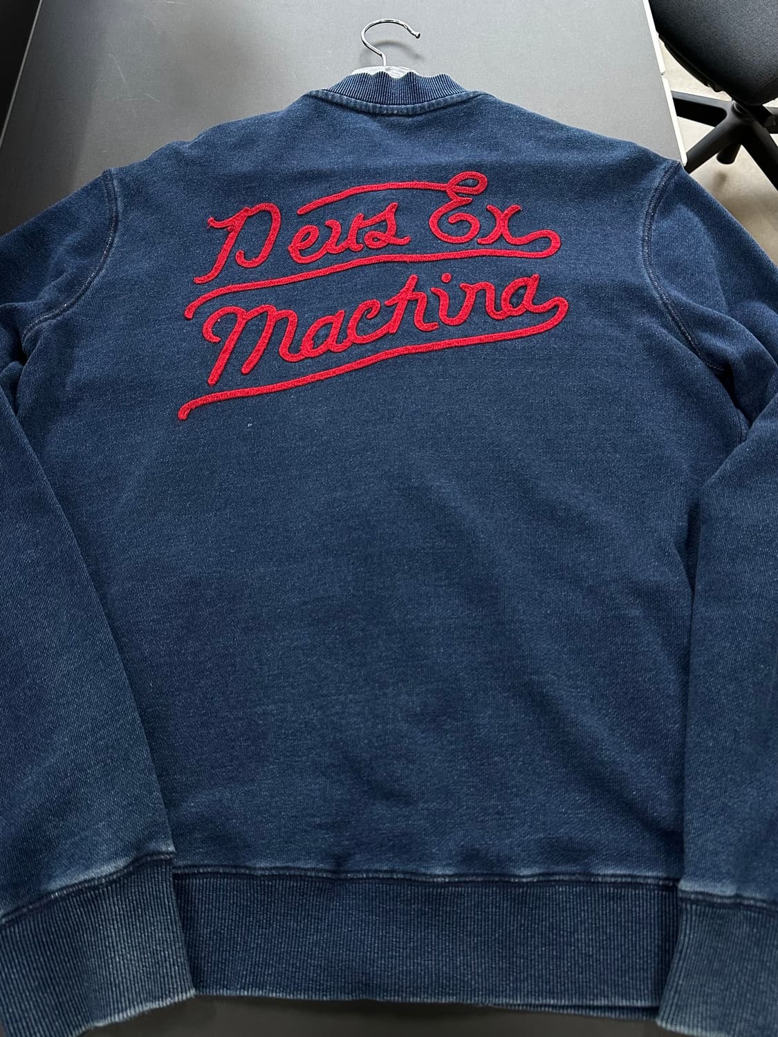 데우스 엑스마키나 레터링자수 코튼스타디움자켓 상품이미지5