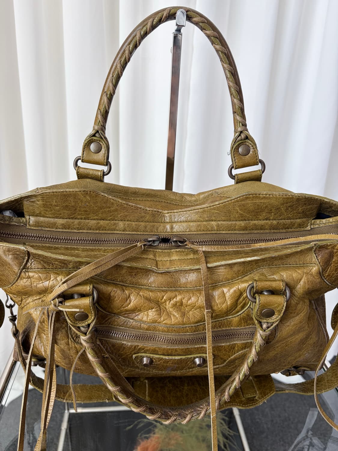 발렌시아가 시티 모터백 카키 올리브 상품이미지5