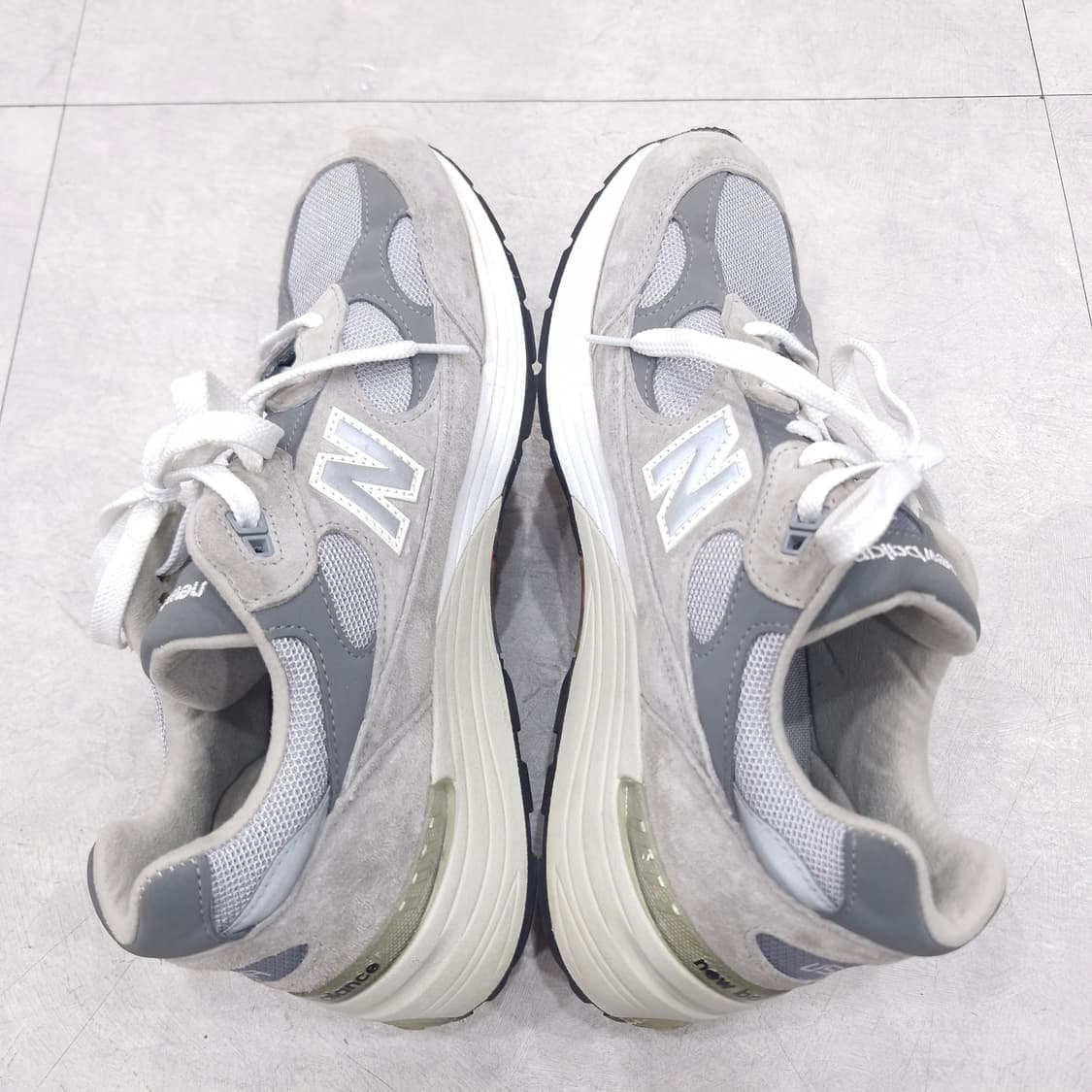 [275] 뉴발란스 992 그레이 (2020년 버전) 상품이미지3