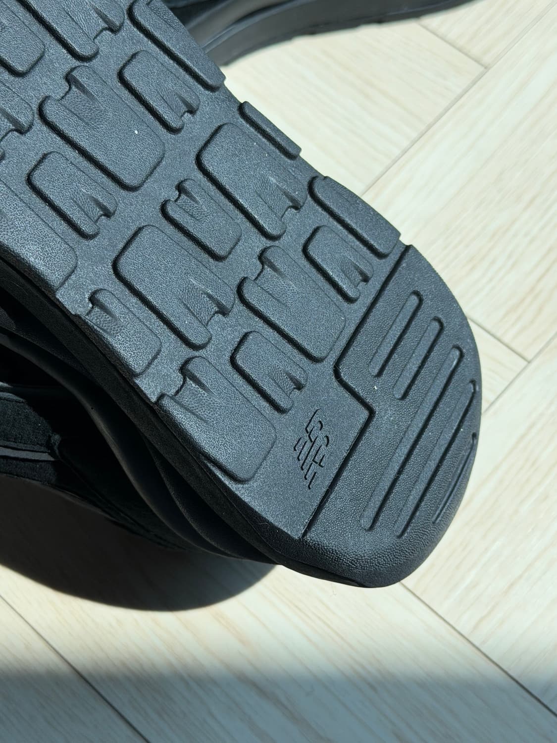 뉴발란스 꼼데 CdGH 5740 블랙 스니커즈 상품이미지4