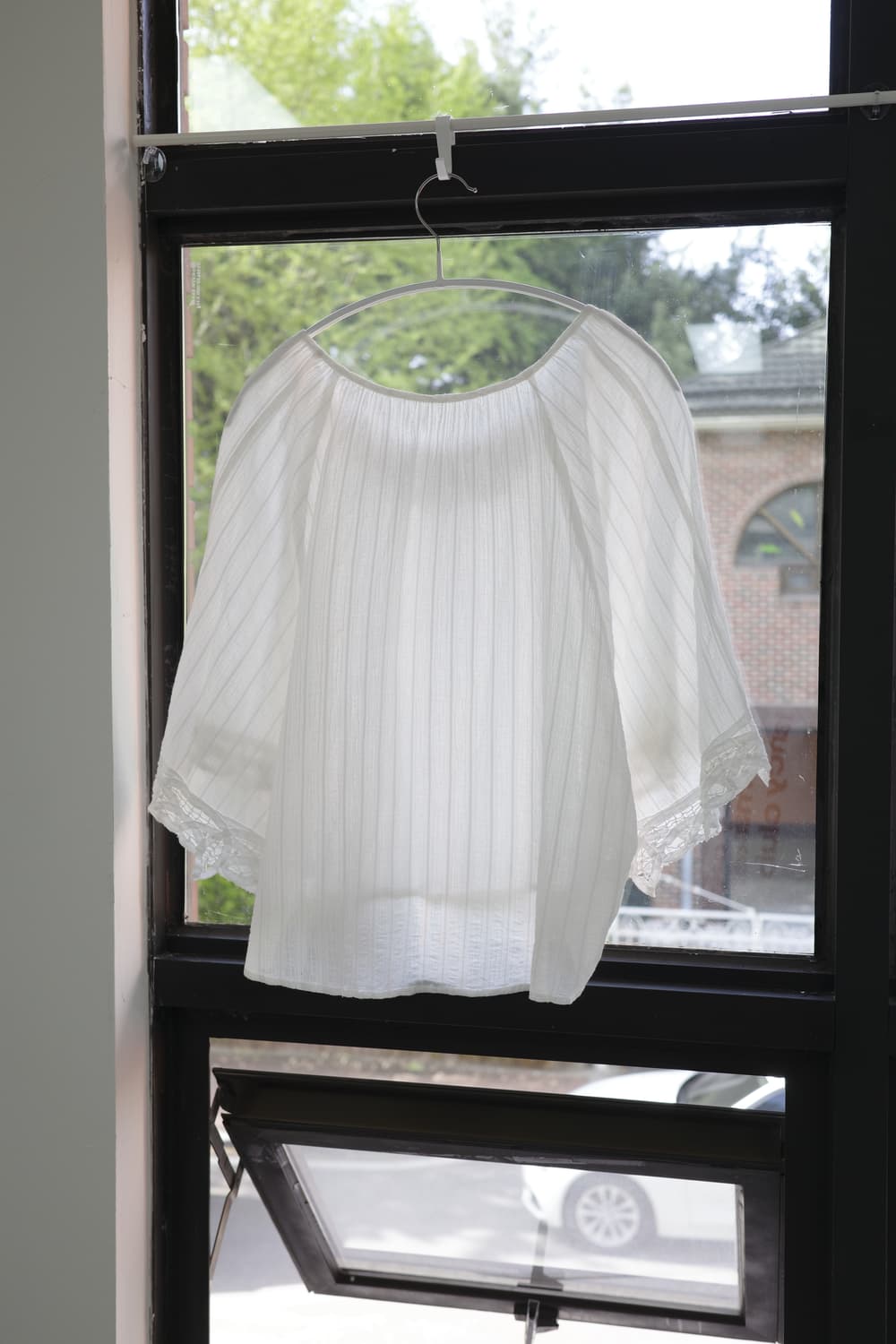 White cape blouse 상품이미지5