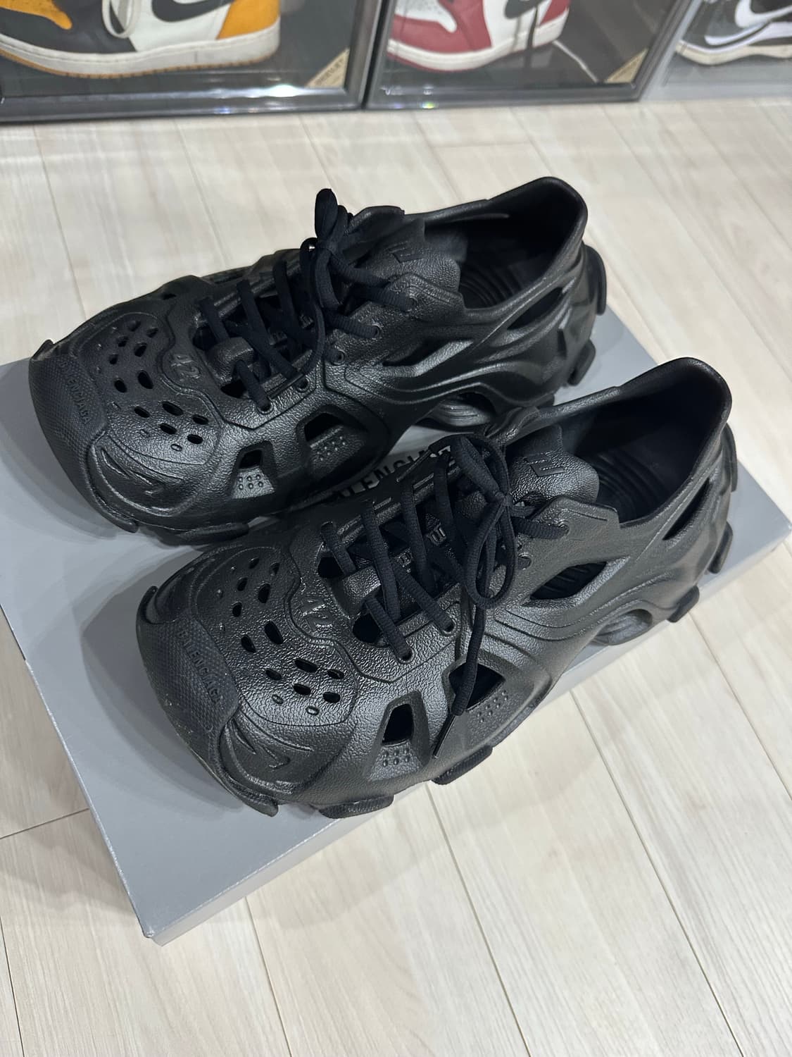 발렌시아가 HD 레이스업 스니커즈 42 상품이미지1