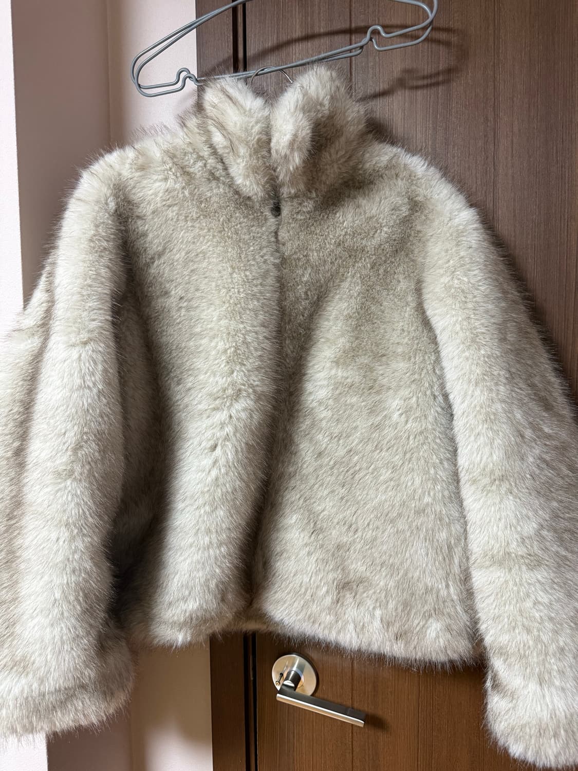 세릭 brushed fur jacket 퍼자켓 베이지 상품이미지3