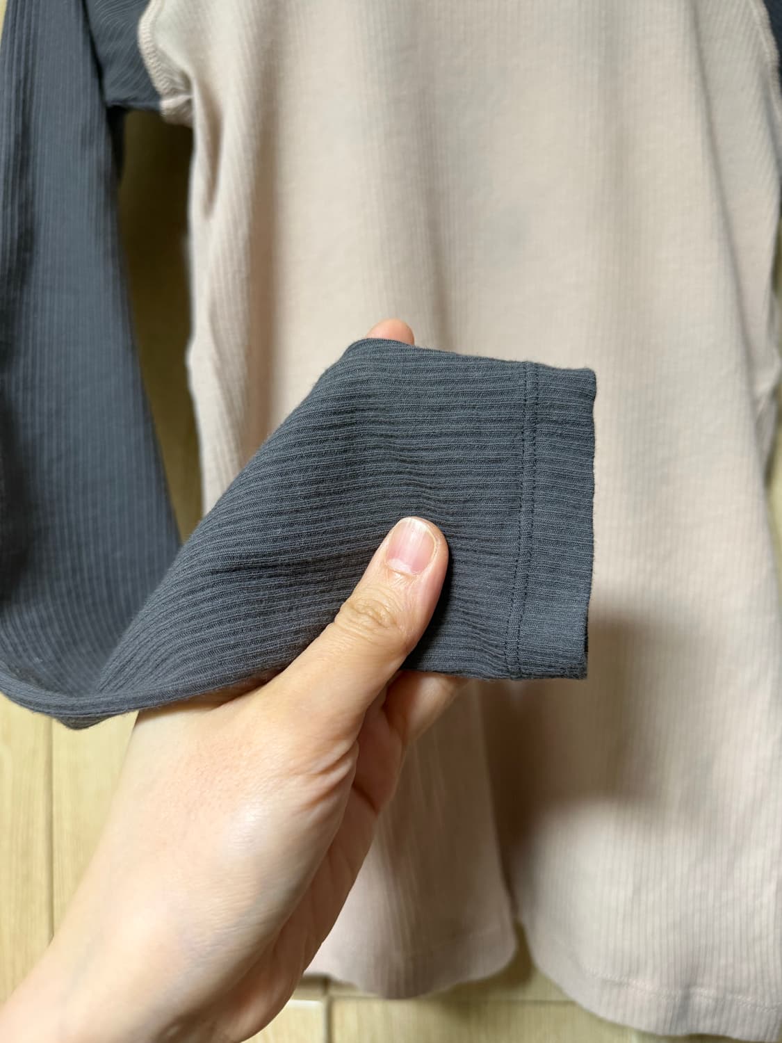 베이스레인지 롱슬리브 티 (착샷 o) 상품이미지2