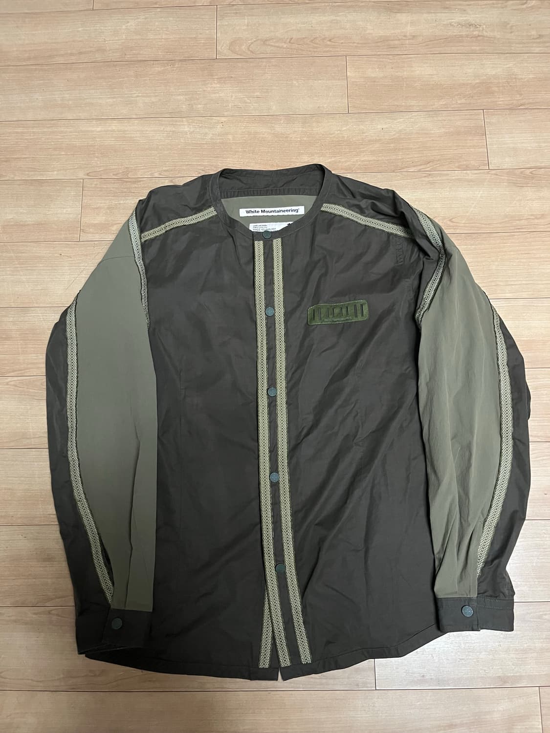 화이트마운티니어링 긴팔  상품이미지1