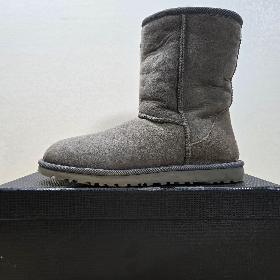 240 어그 UGG 클래식 숏 그레이 어그부츠 상품이미지3