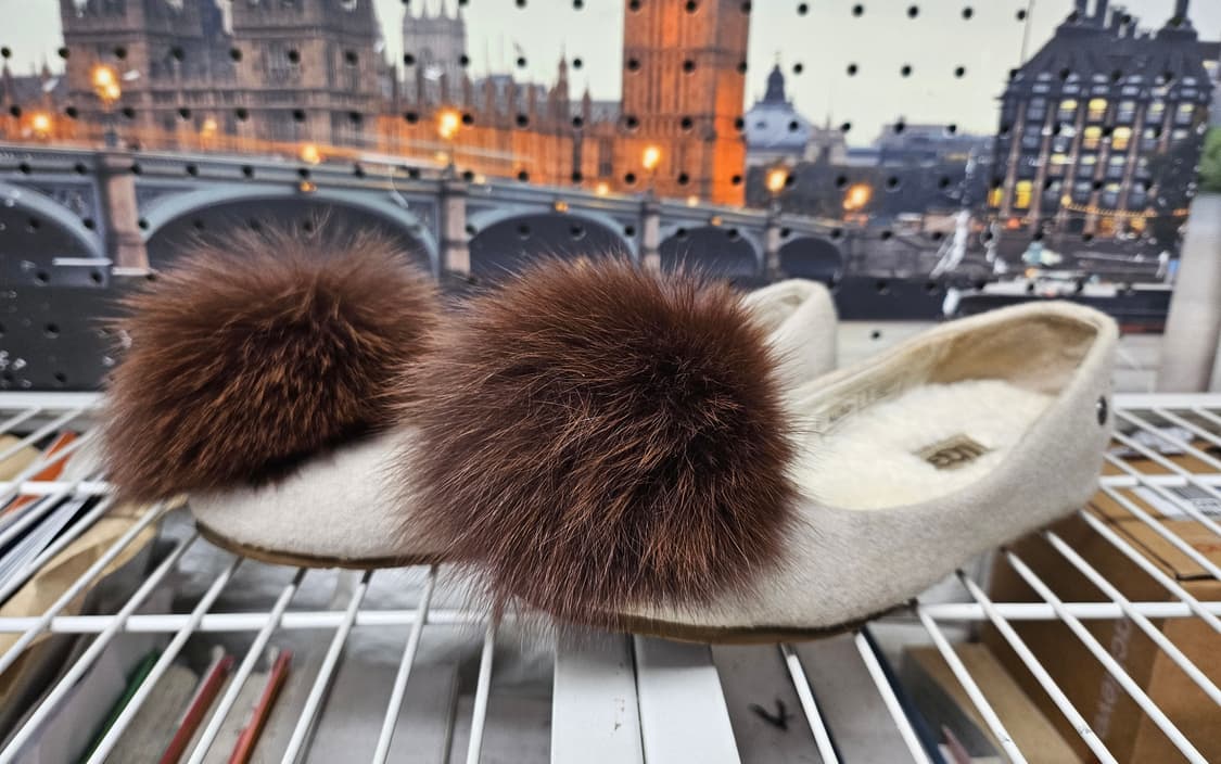 호주 어그 퍼 폼폼 플랫슈즈 215 양모 여성겨울신발 HD21 상품이미지1