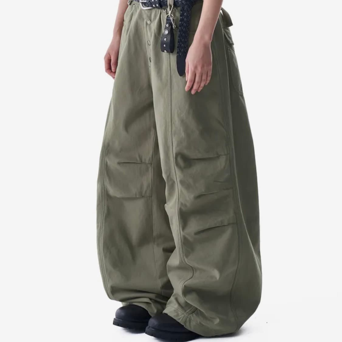 아캄 Knee Pin-tuck Studded Cotton Pants 1 상품이미지1