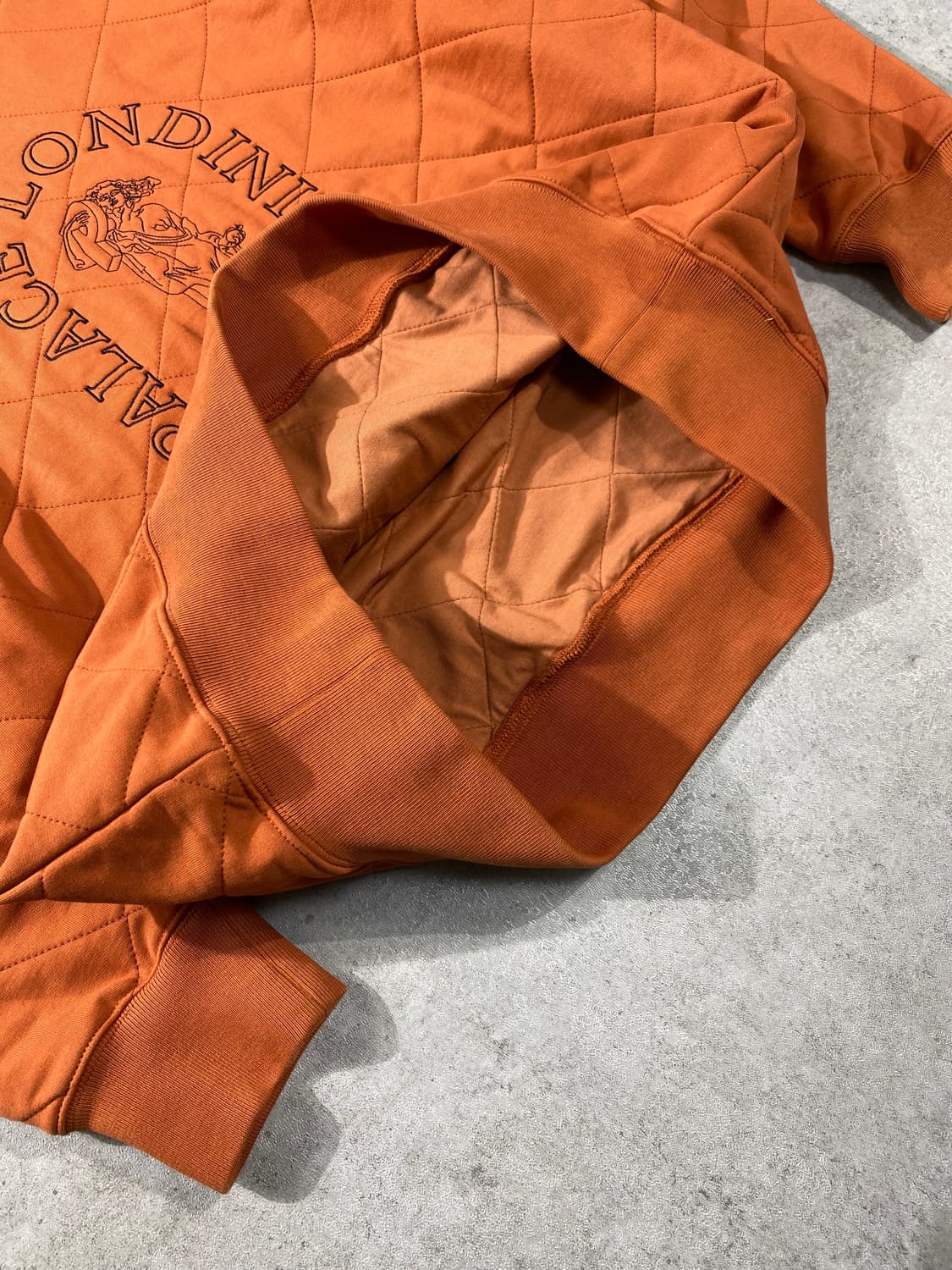 [XL] PALACE 팔라스 런디니움 퀼티드 스웻셔츠 상품이미지4