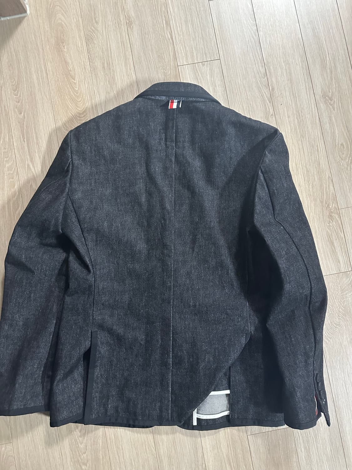 톰브라운 데님셋트 판매합니다.  상품이미지4