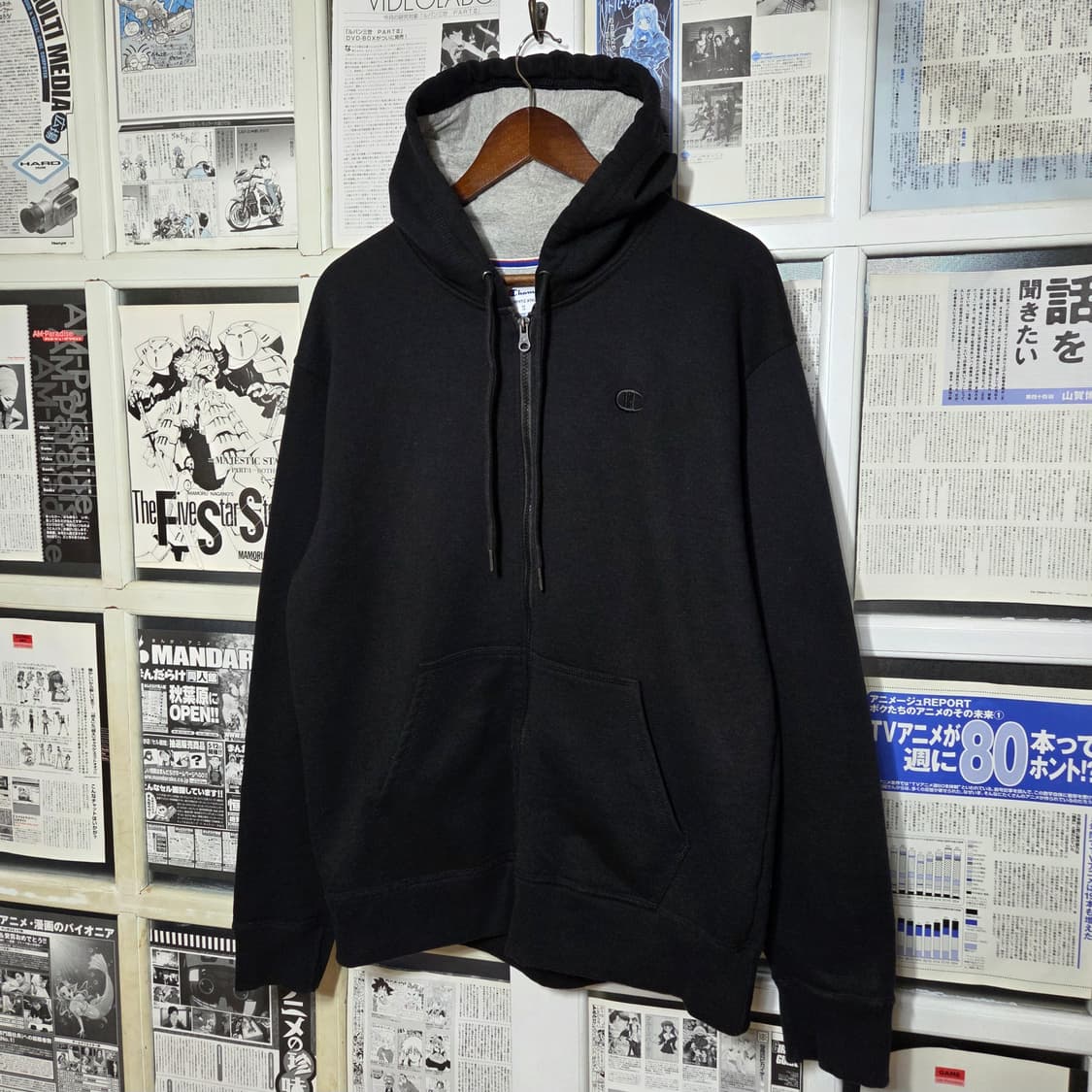 챔피온 오버핏 로고 패치 블랙 후드집업 상품이미지1