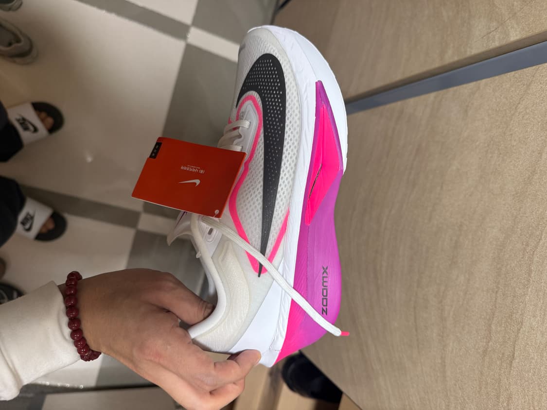 새상품)나이키 줌플라이6 화이트 비비드 그레이프 260 판매 상품이미지1