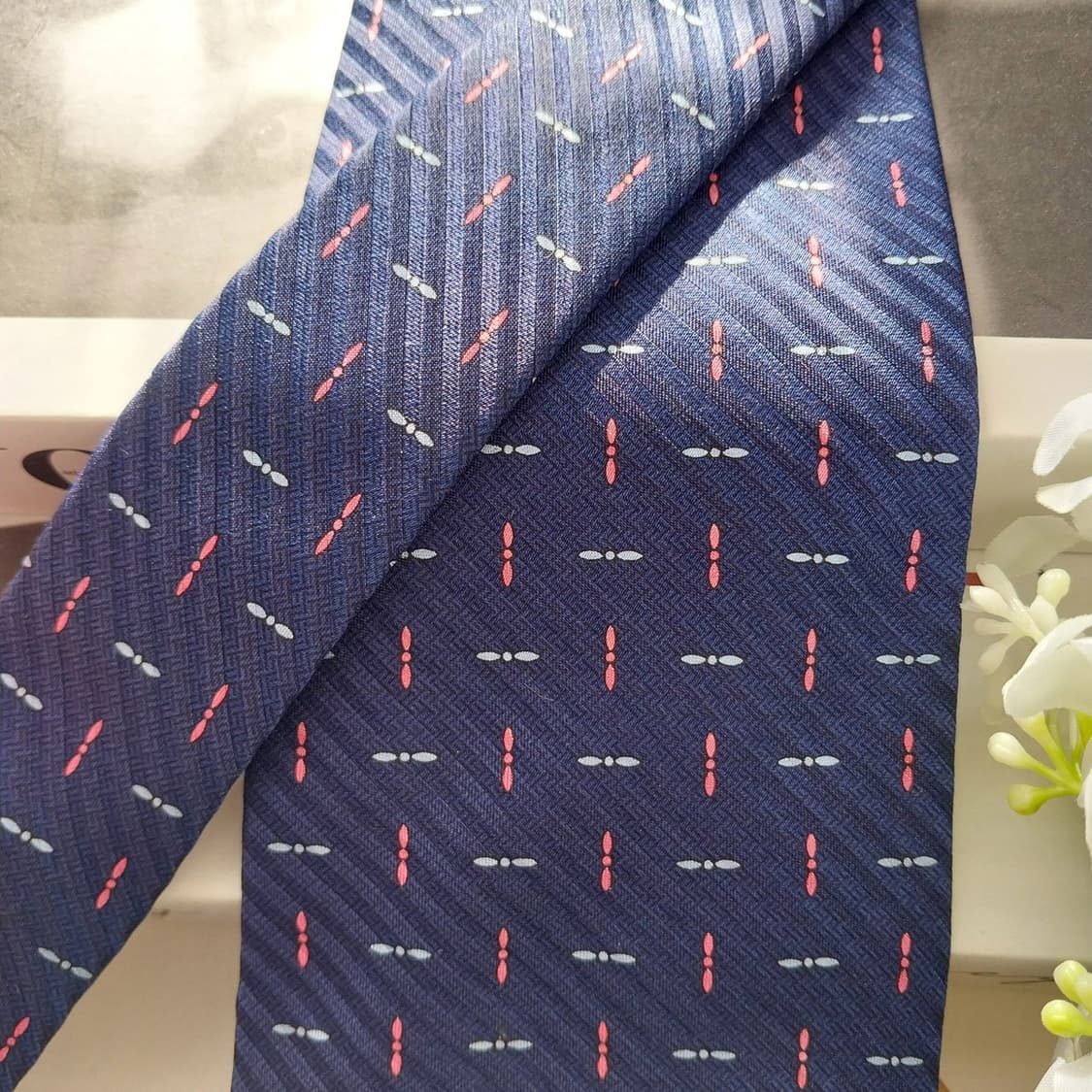 던힐 실크 네이비 프로펠러 패턴 넥타이 9.5cm A+등급 K1545
 상품이미지2