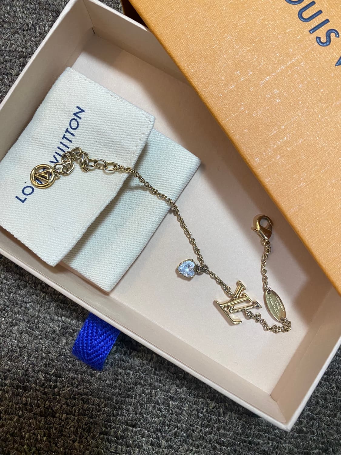 루이비통 LV 아이코닉 하트 팔찌 상품이미지3