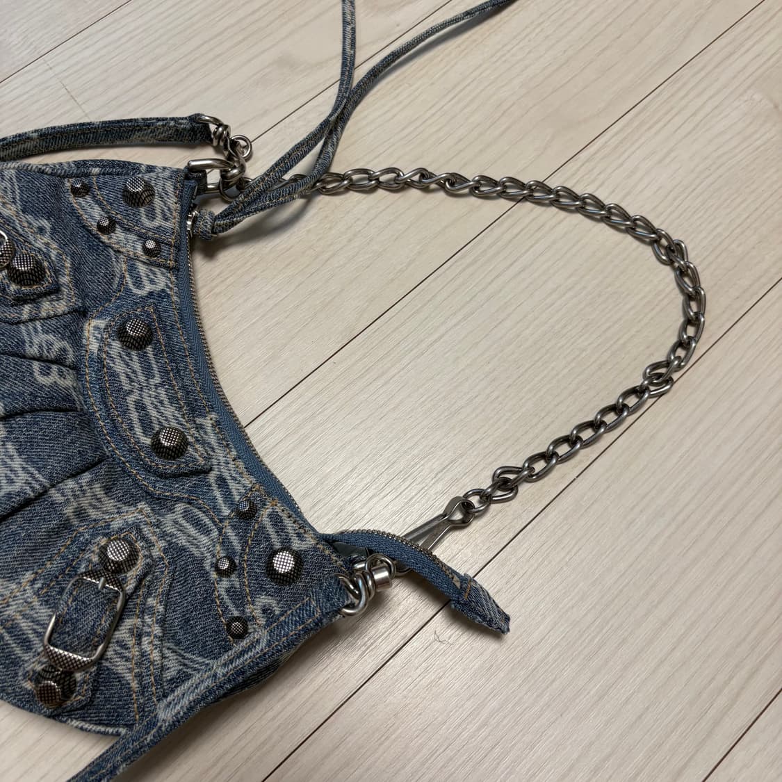 발렌시아가 르카골 미니 데님 체인 숄더백 상품이미지3