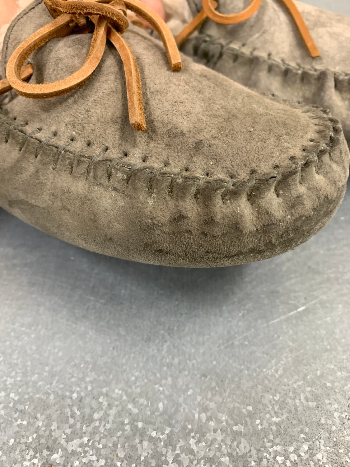 UGG 다코타 모카신 퓨터 250 상품이미지4