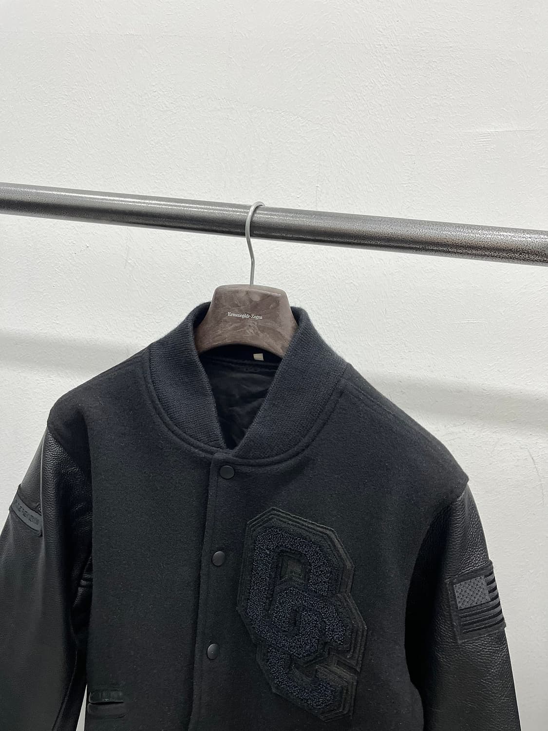 100)  오프닝세레모니 바시티 자켓 
 상품이미지4